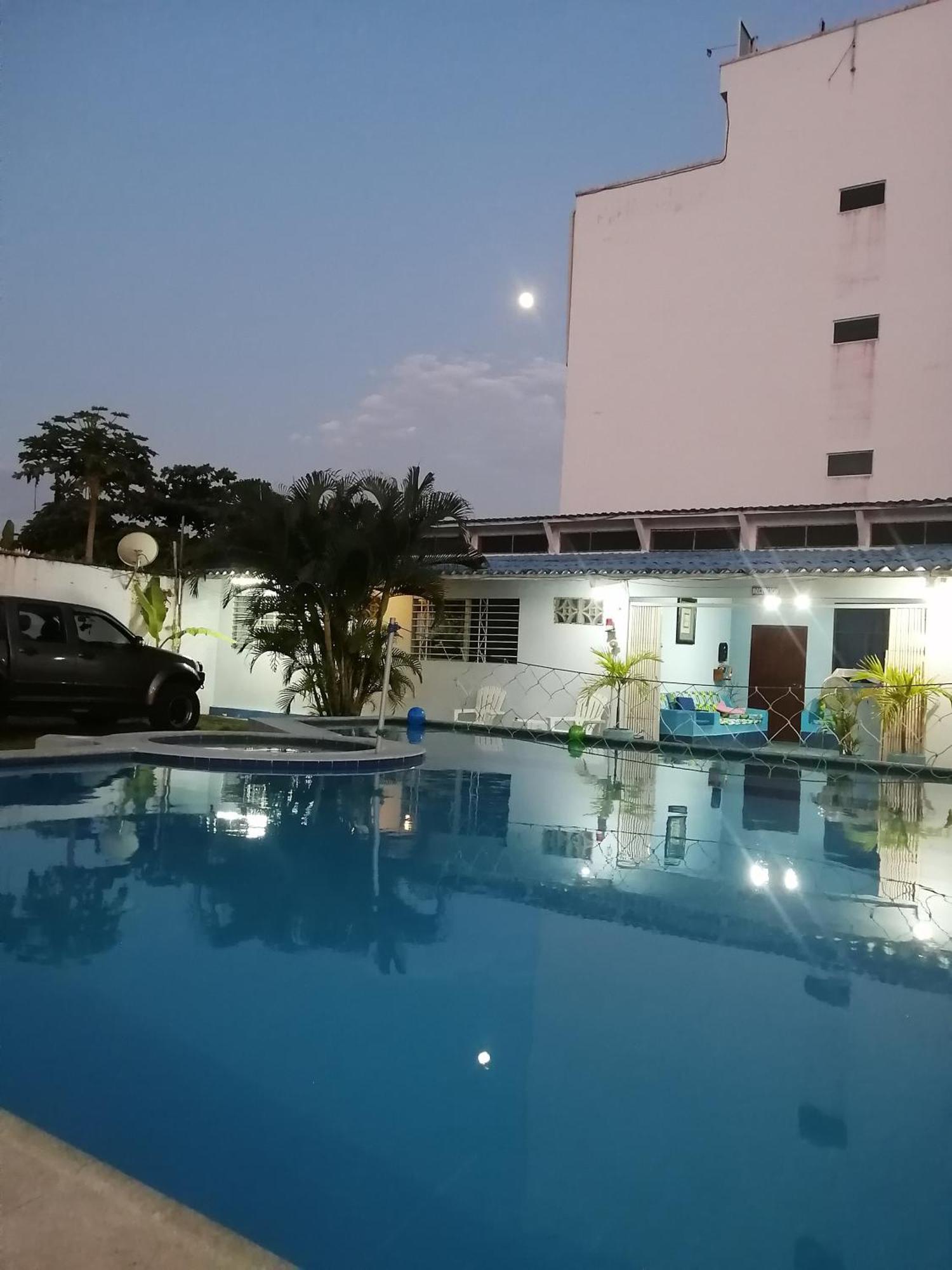 Hostal Aruba Atacames Eksteriør bilde